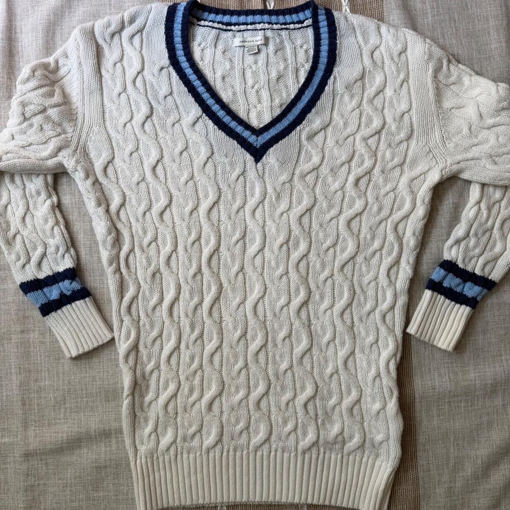 American Eagle Cable Knit V-Neck Sweater Cream Blue Striped Preppy XS